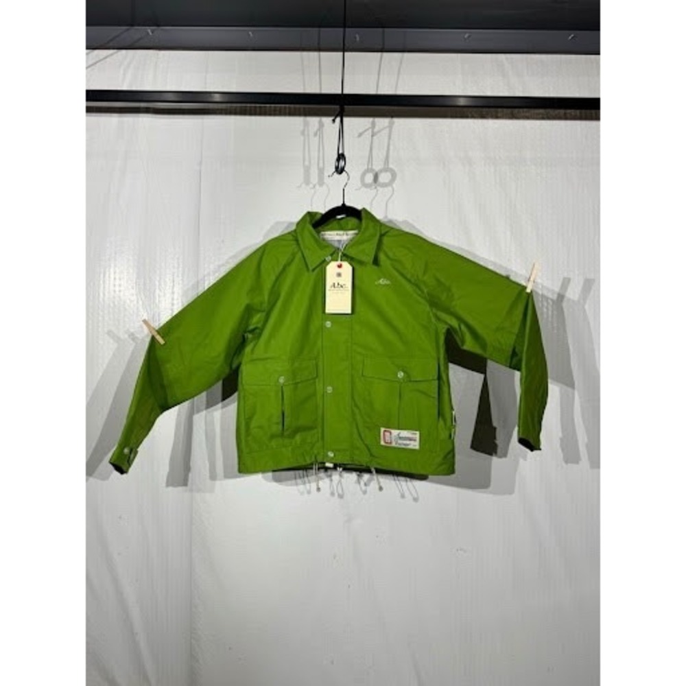Advisory Board Crystals Abc. Peace Wading Jacket Green NWT Size Medium FW23